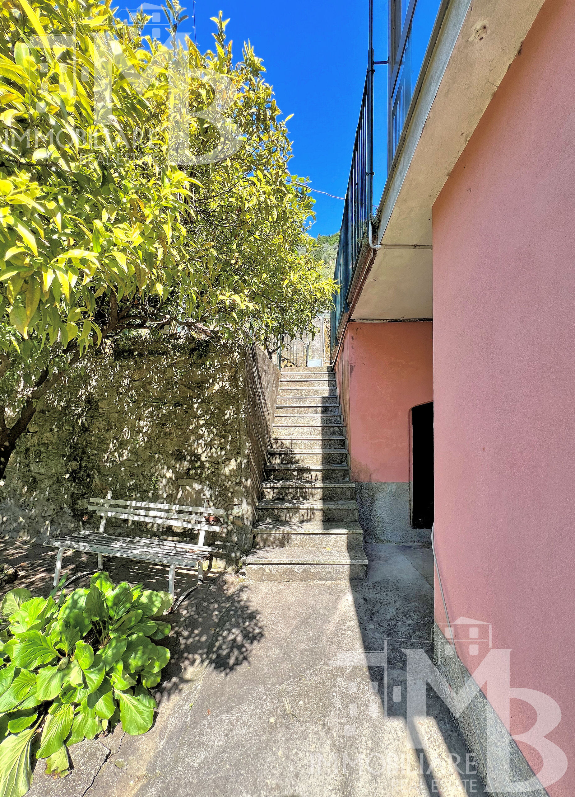Casa indipendente da ristrutturare in via del piano 30, Avegno
