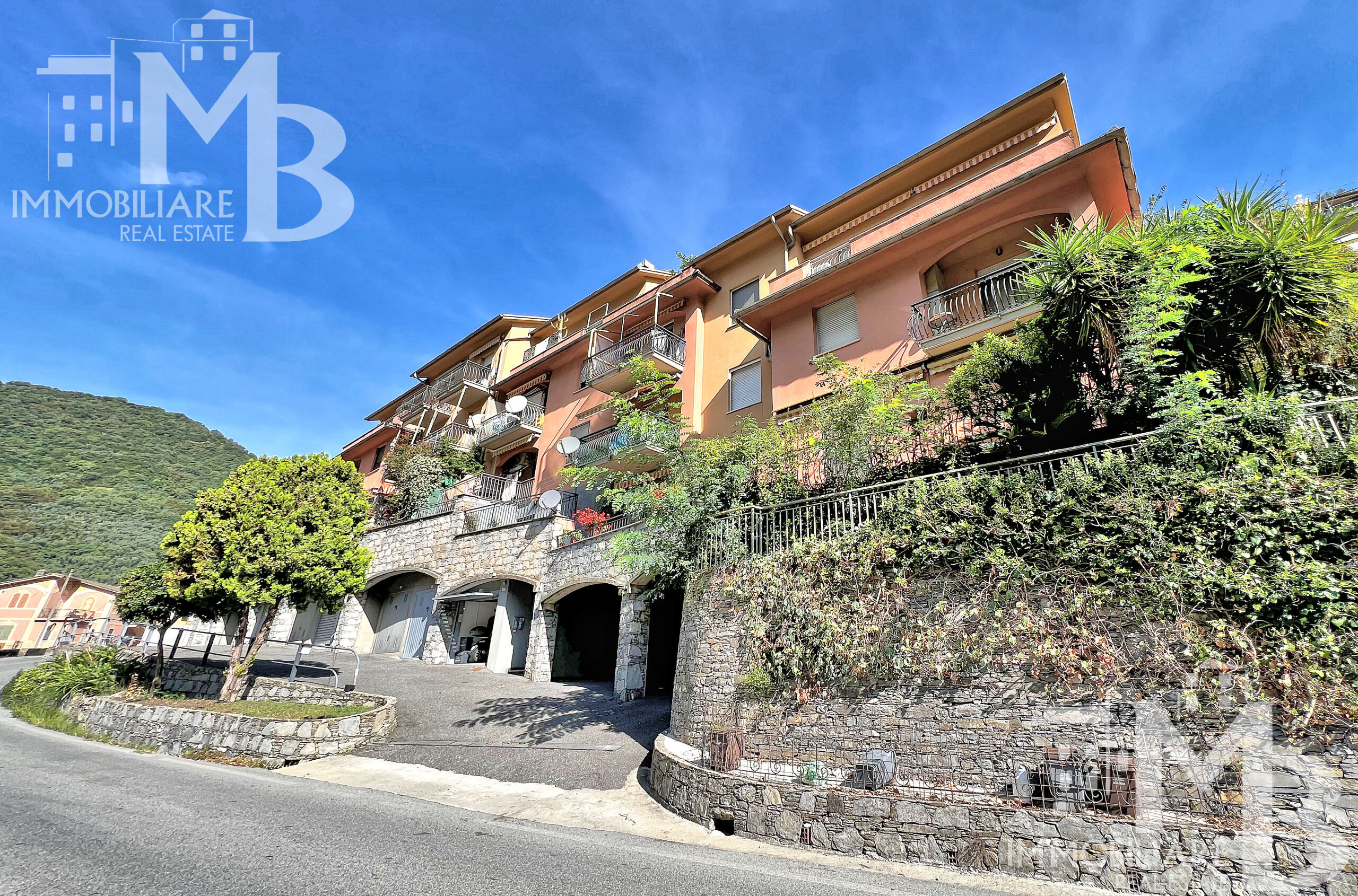 Appartamento con giardino in via leonardo da vinci 30, Avegno