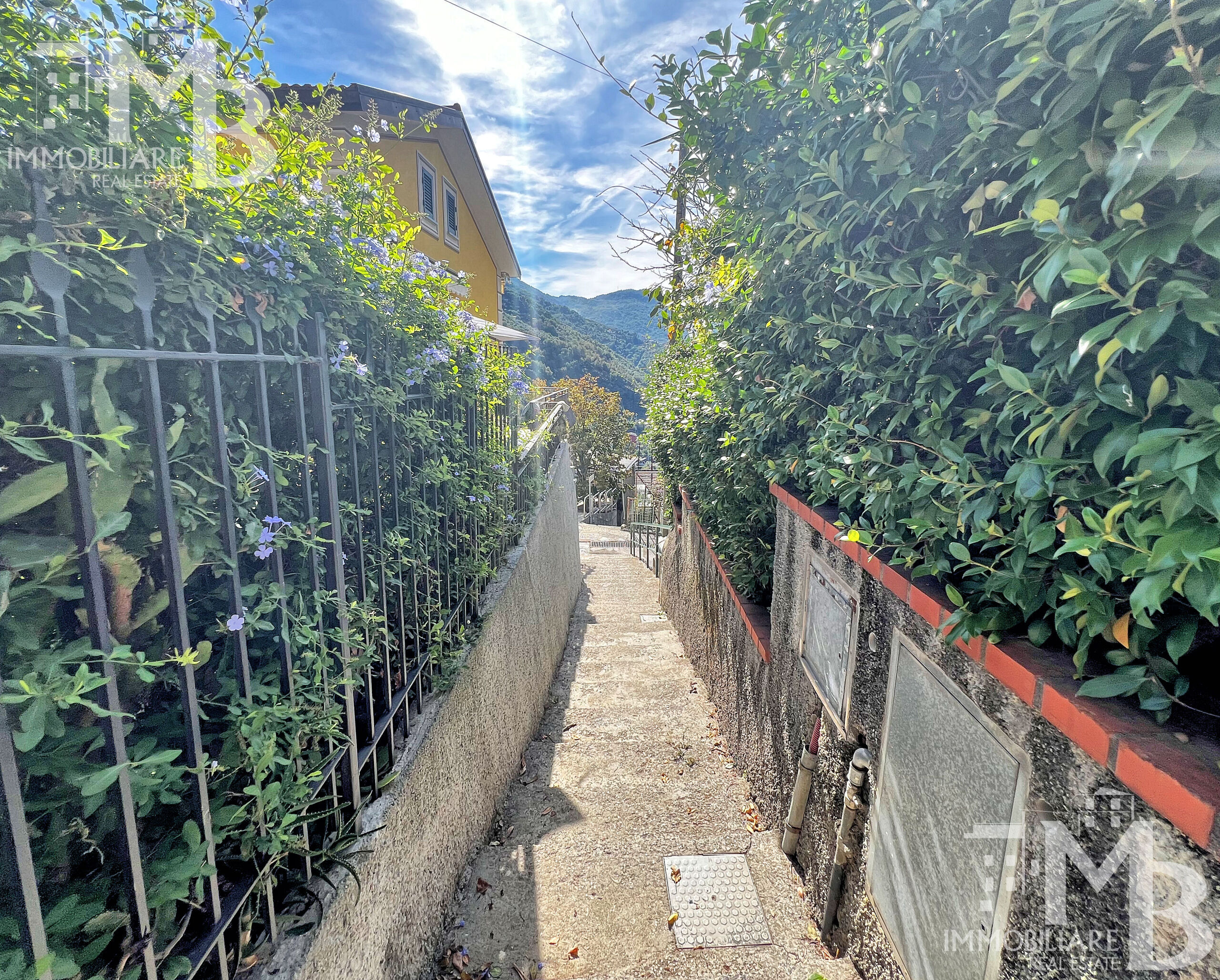 Villetta a schiera con terrazzo in passo soprano 7, Avegno