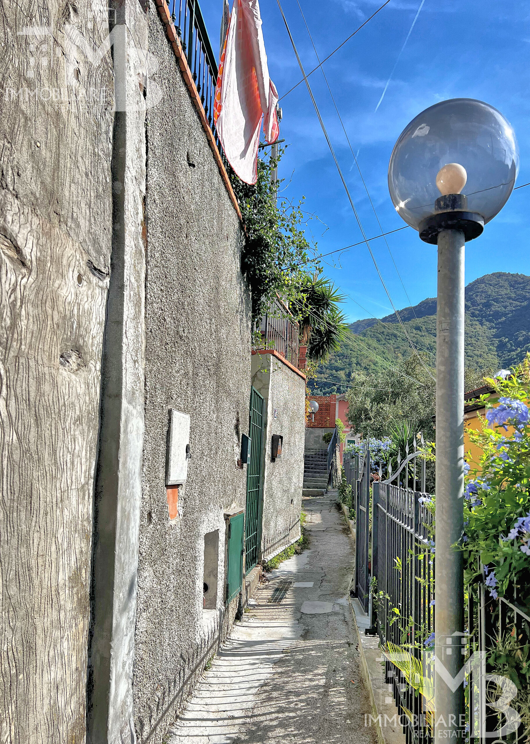 Villetta a schiera con terrazzo in passo soprano 7, Avegno