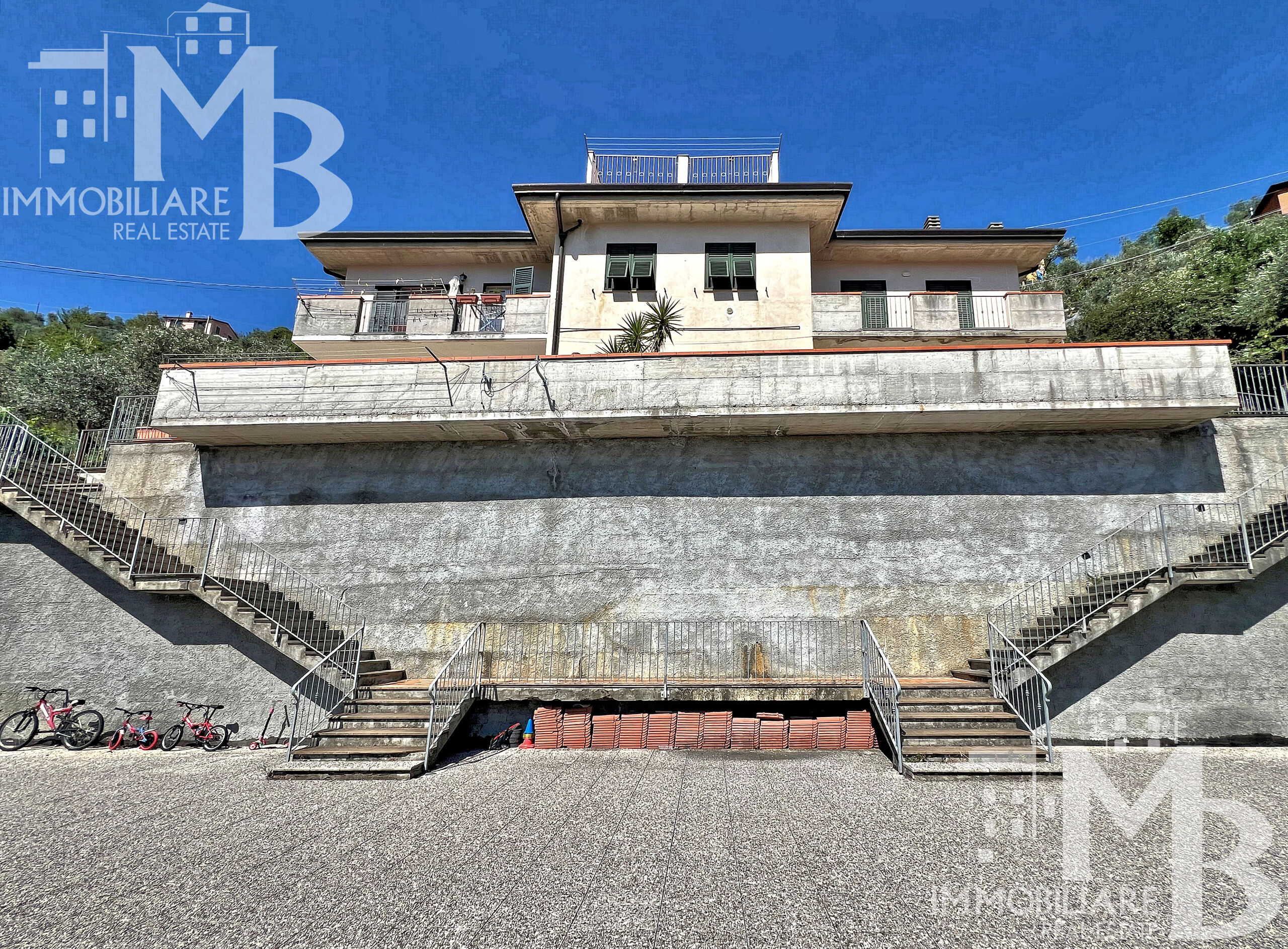 Trilocale con terrazzo in via serro antico 52, Avegno
