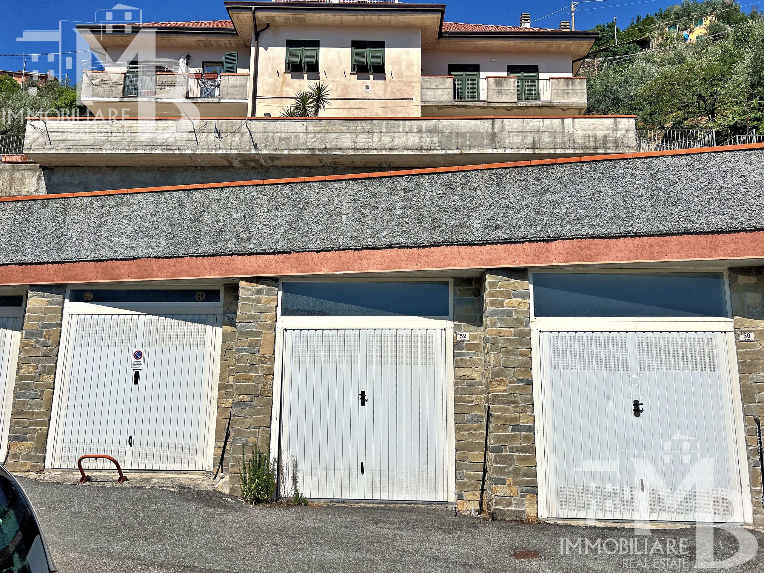 Trilocale con terrazzo in via serro antico 52, Avegno