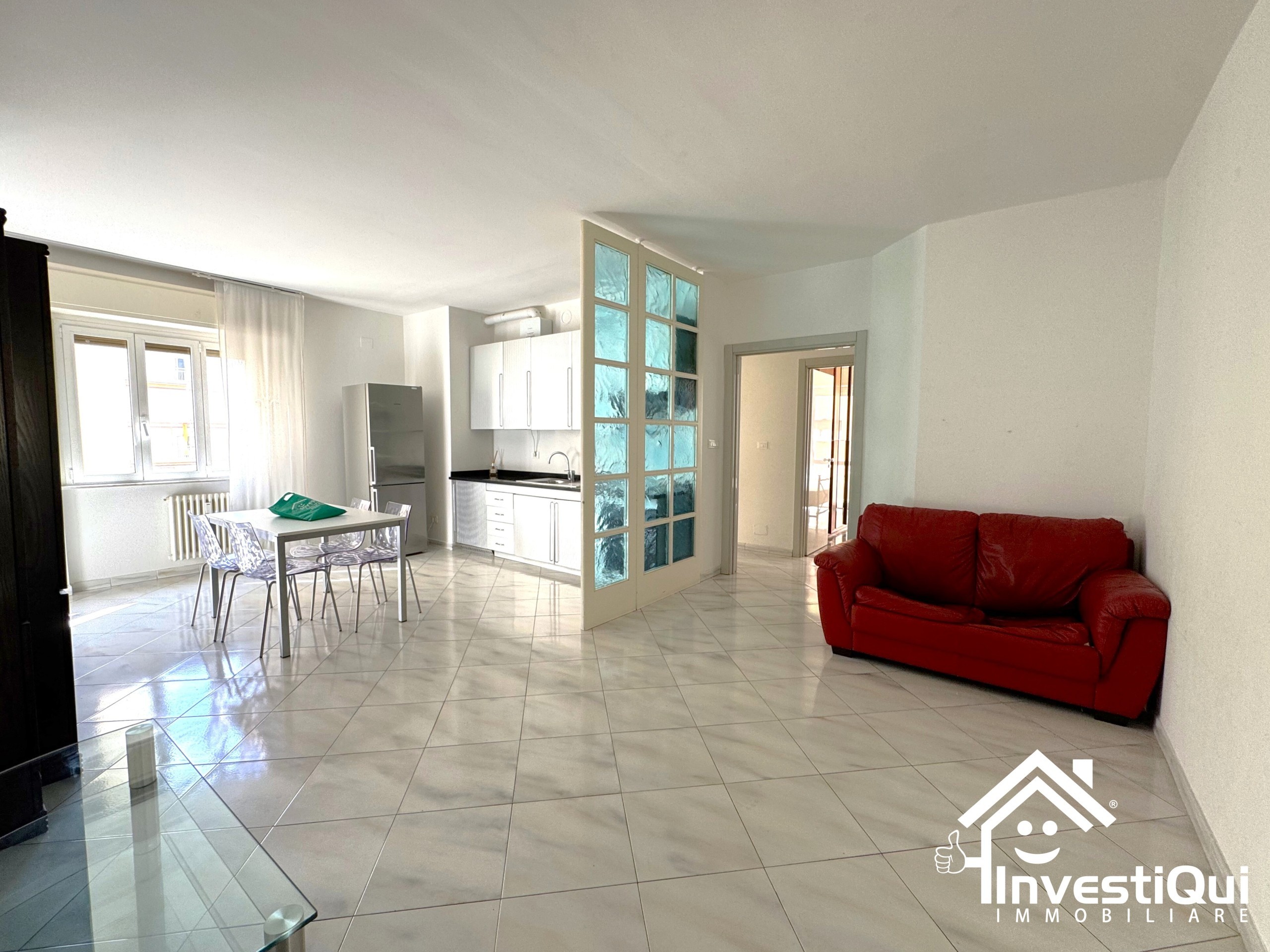 Trilocale con terrazzo in via genova 25, Pietra Ligure