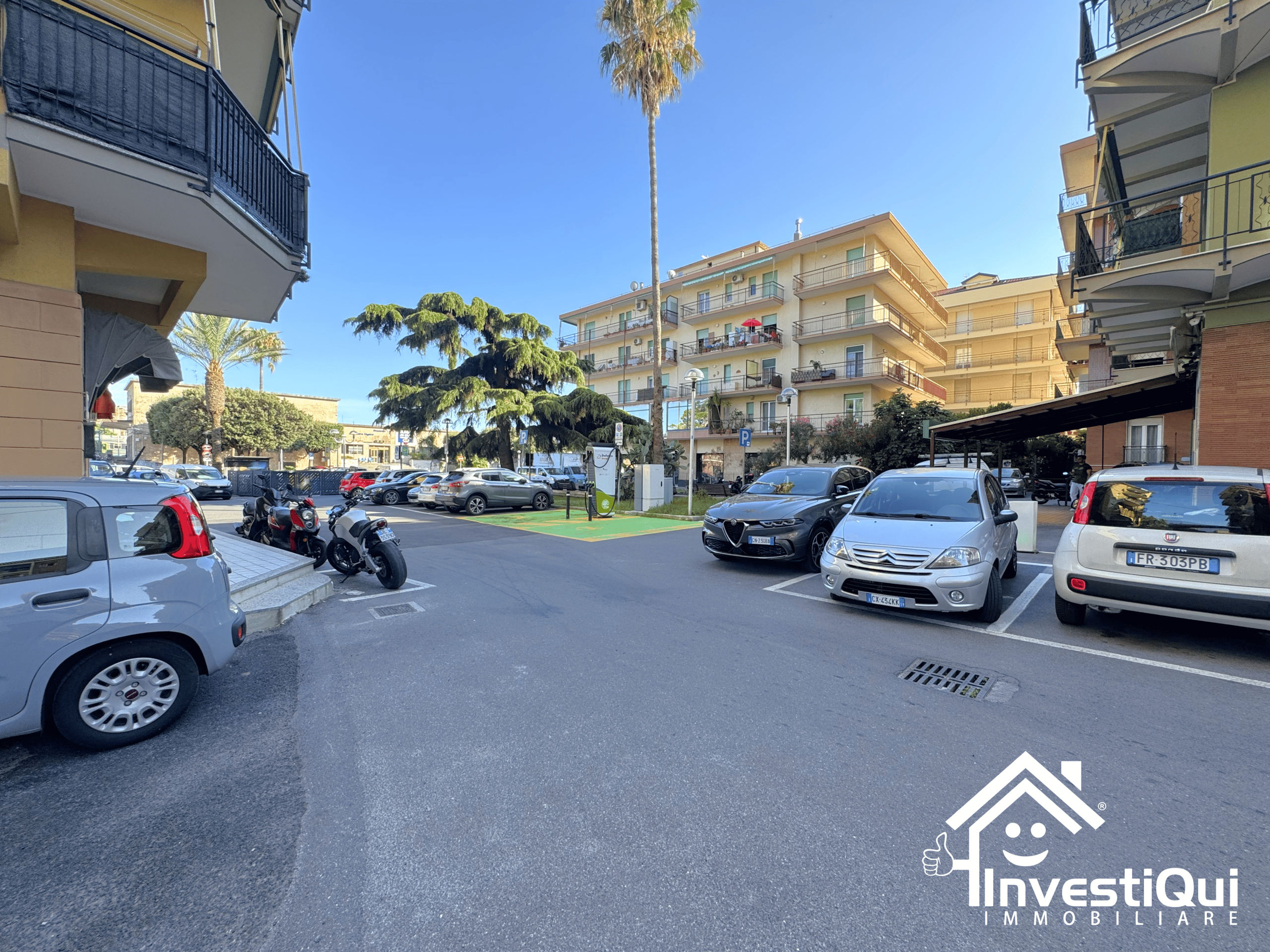 Box/Garage 40mq con box doppio in piazza san rocco 15, Pietra Ligure