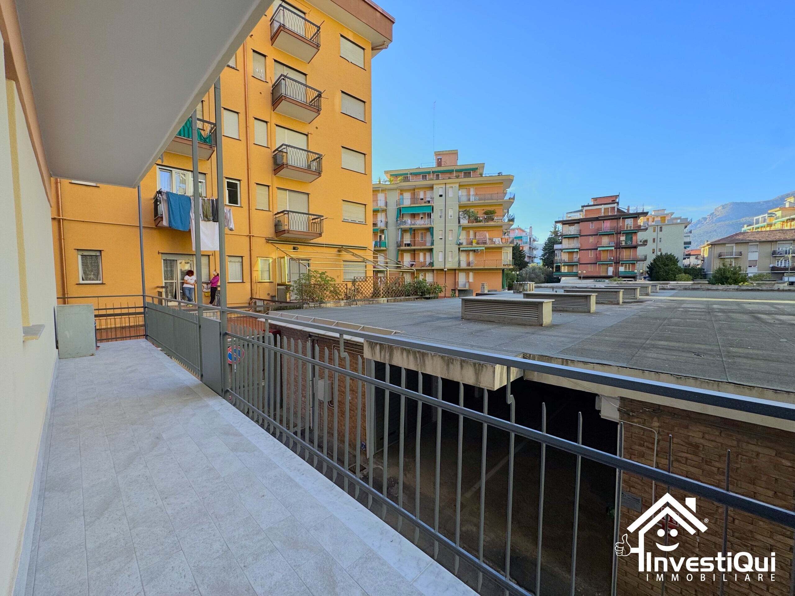 Trilocale con terrazzo in via montevideo 3, Borghetto Santo Spirito