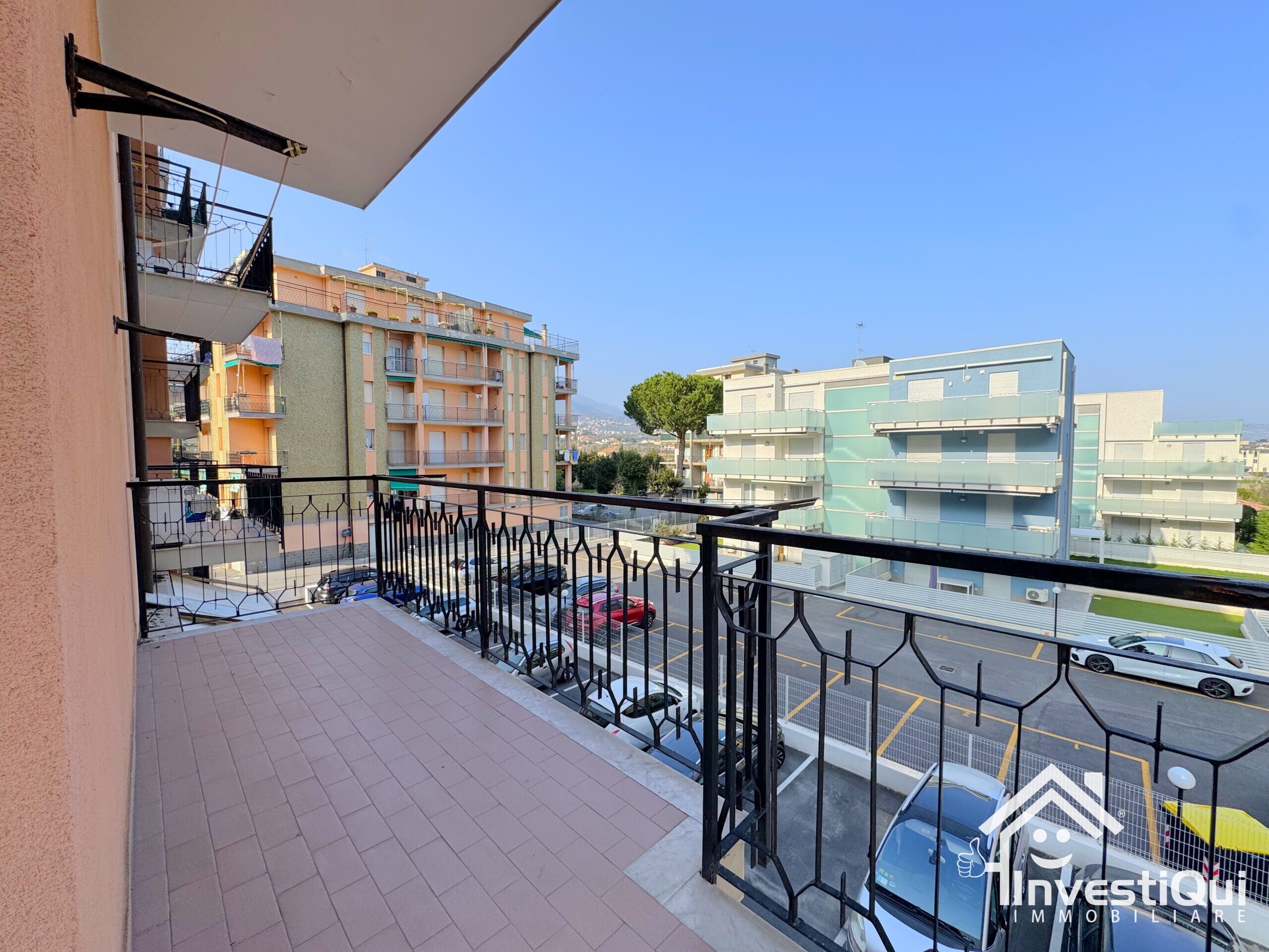 Trilocale con terrazzi in via michelangelo 18, Borghetto Santo Spirito