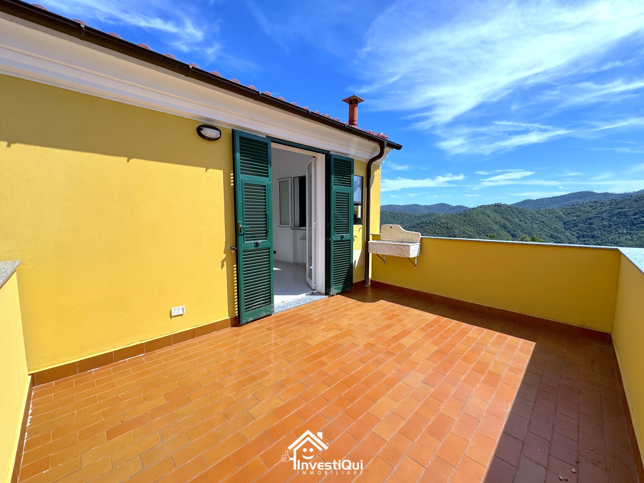 Bilocale con terrazzo in via barilari 7bis, Magliolo
