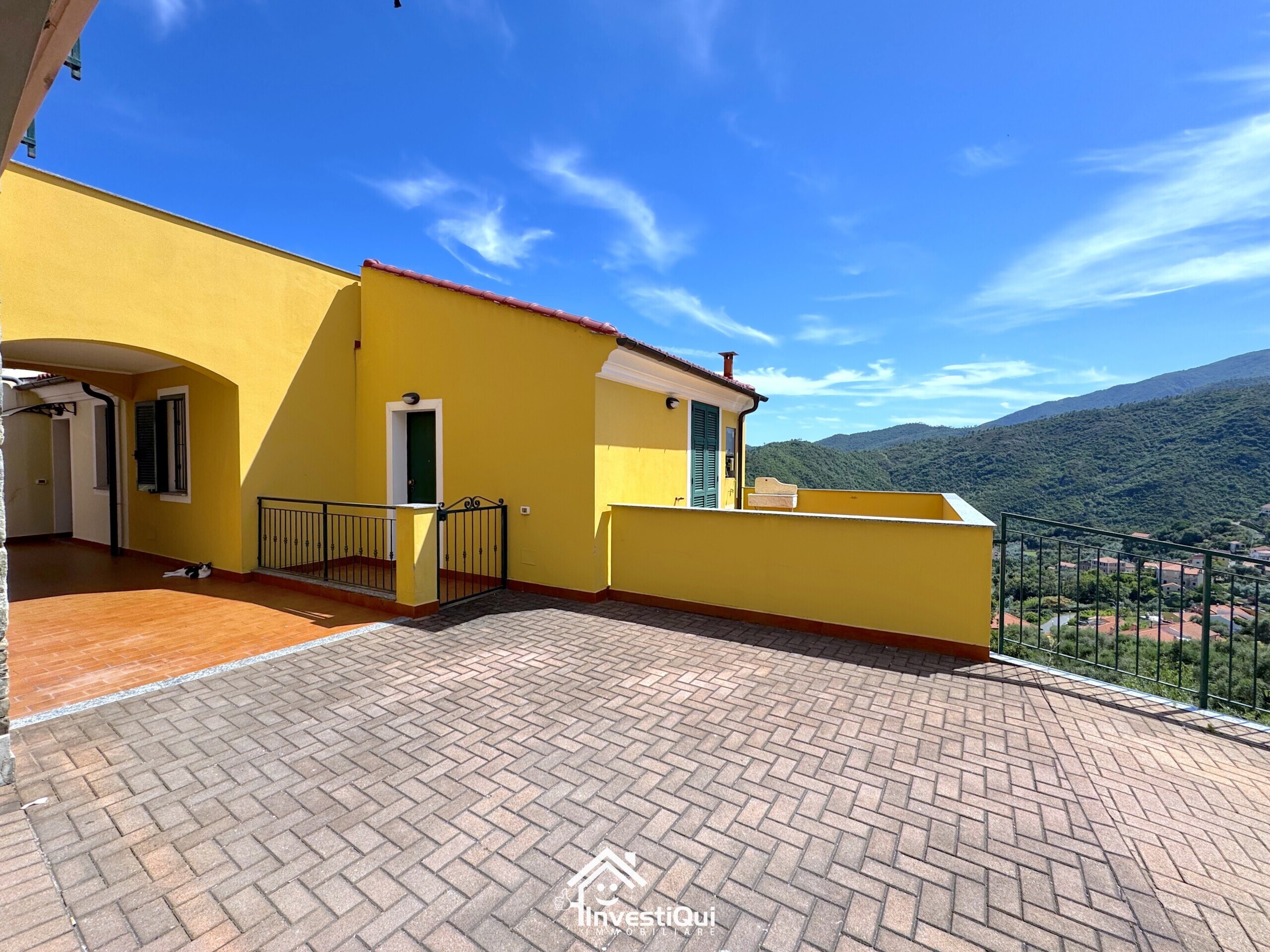 Bilocale con terrazzo in via barilari 7bis, Magliolo