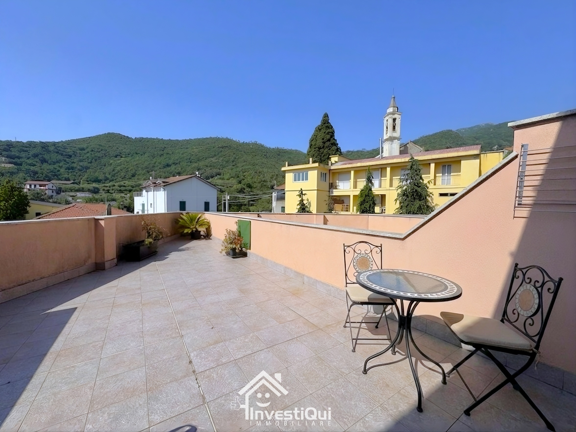 Monolocale con terrazzo in piazza commercio 1, Giustenice