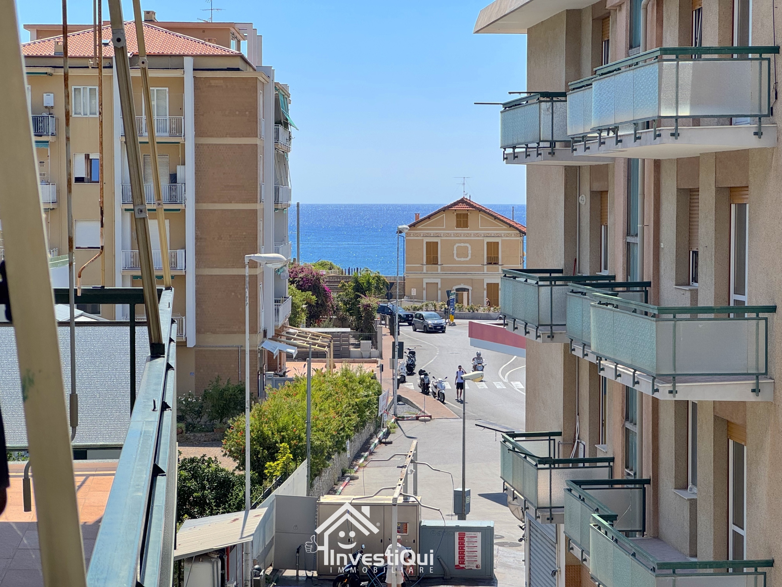 Bilocale vista mare in viale riviera 40, Pietra Ligure