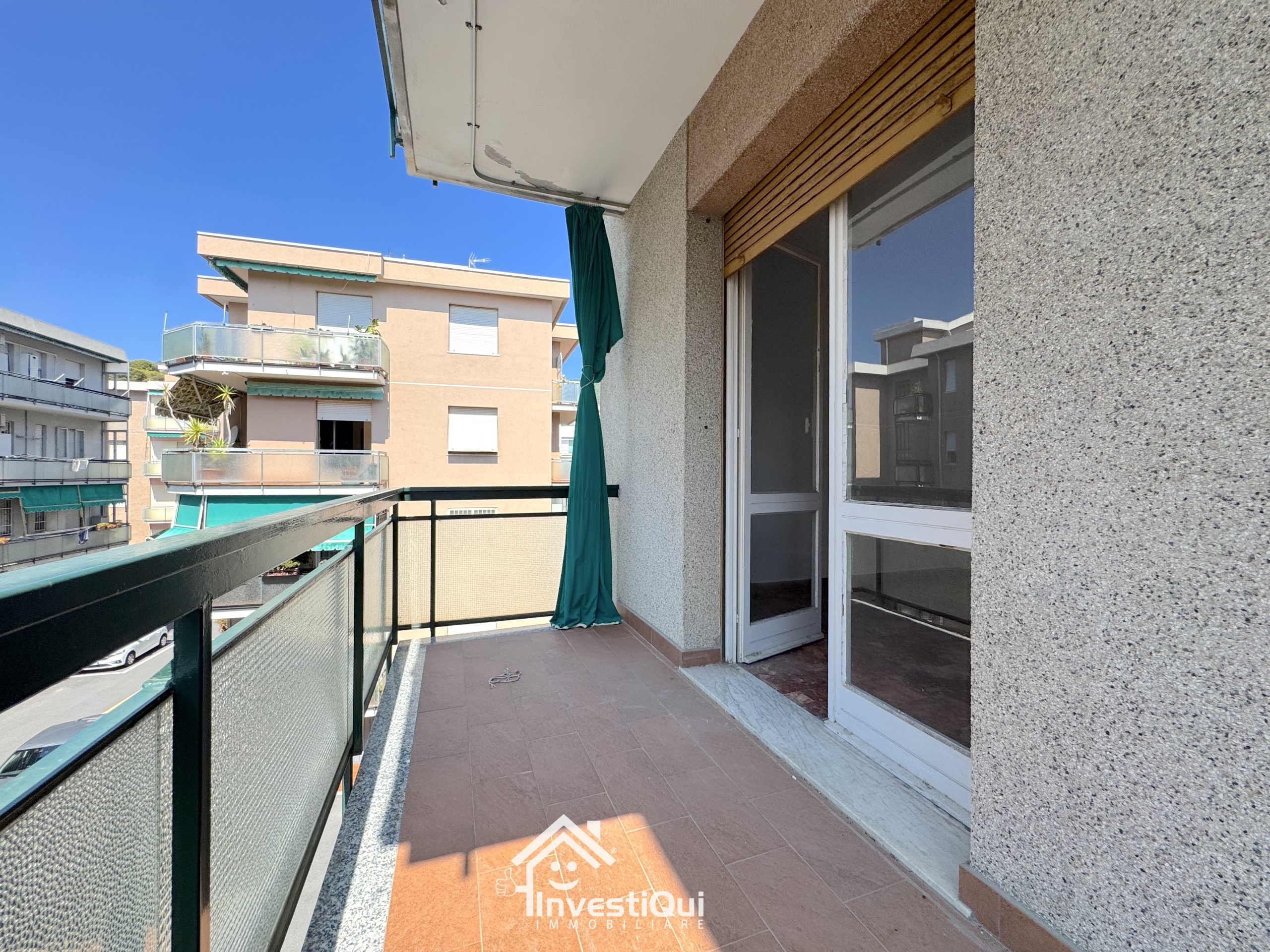 Bilocale vista mare in viale riviera 40, Pietra Ligure