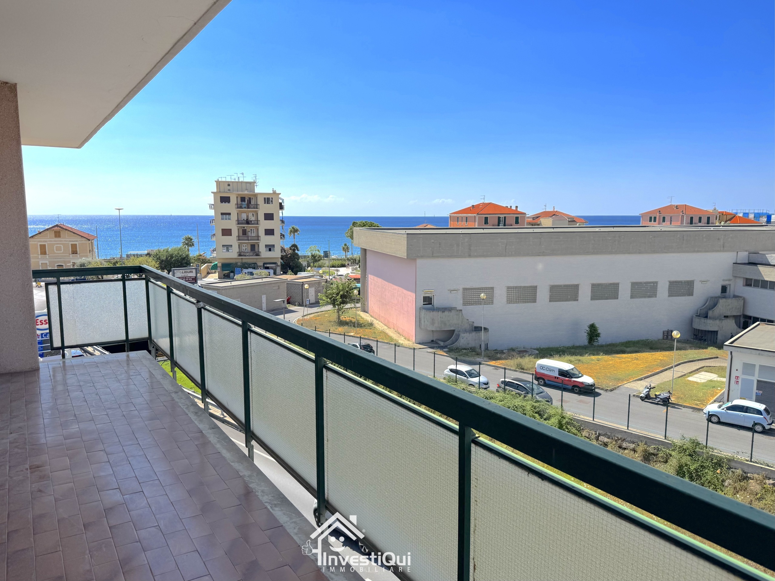 Bilocale vista mare in viale riviera 22, Pietra Ligure