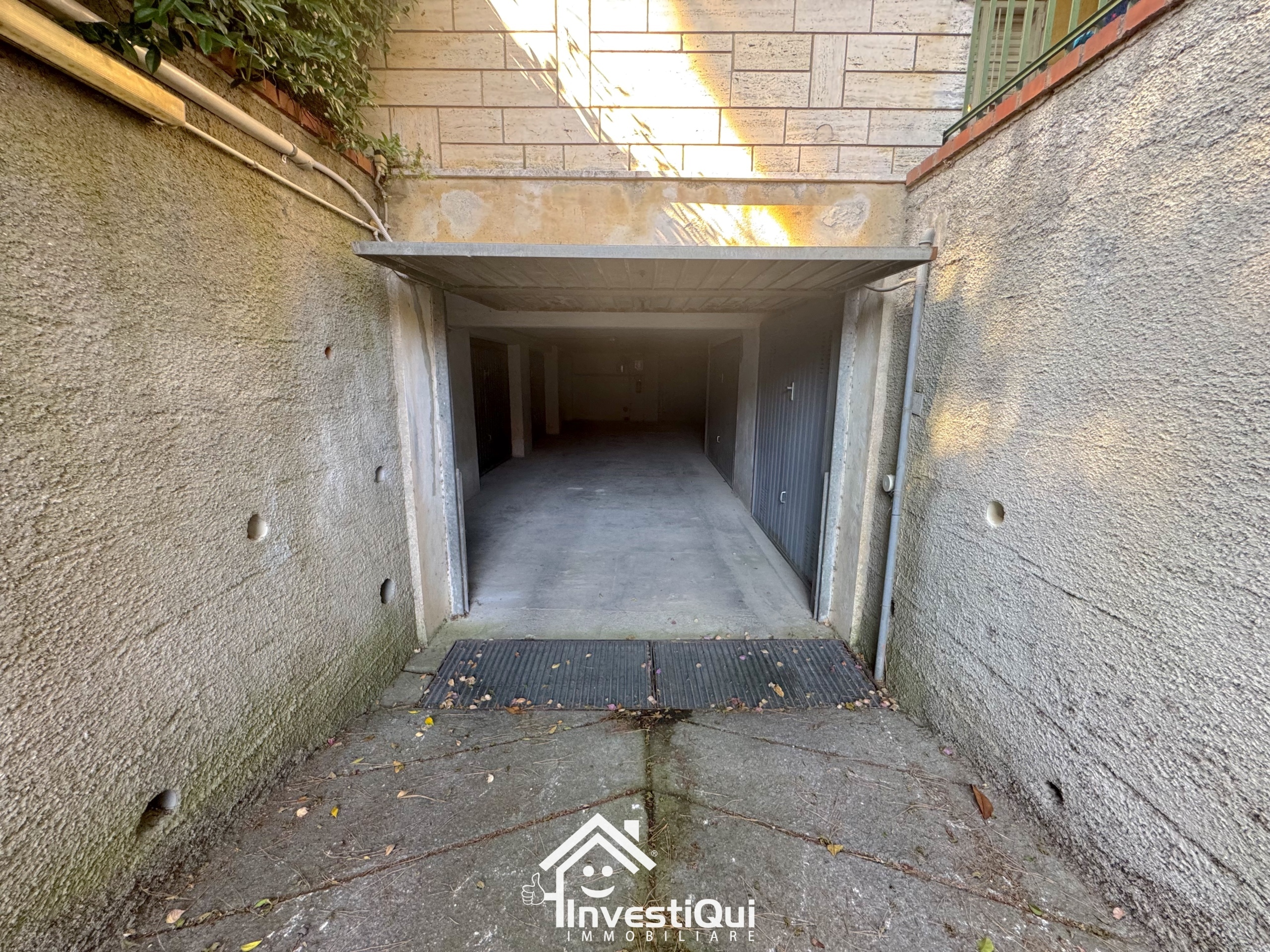 Box/Garage 56mq in vendita in piazza nenni 18, Pietra Ligure