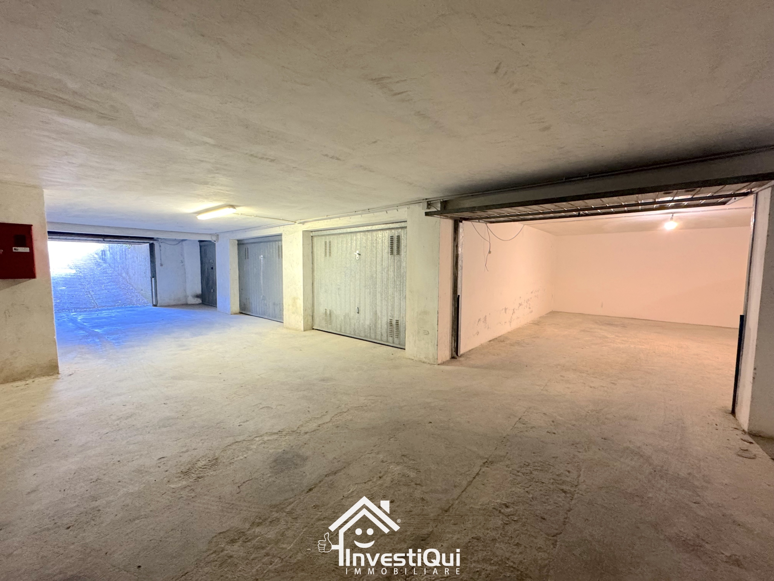 Box/Garage 56mq in vendita in piazza nenni 18, Pietra Ligure