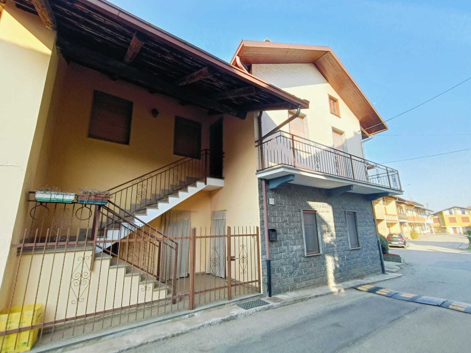 Casa indipendente con giardino in via chiesa s.domenico 1, Front