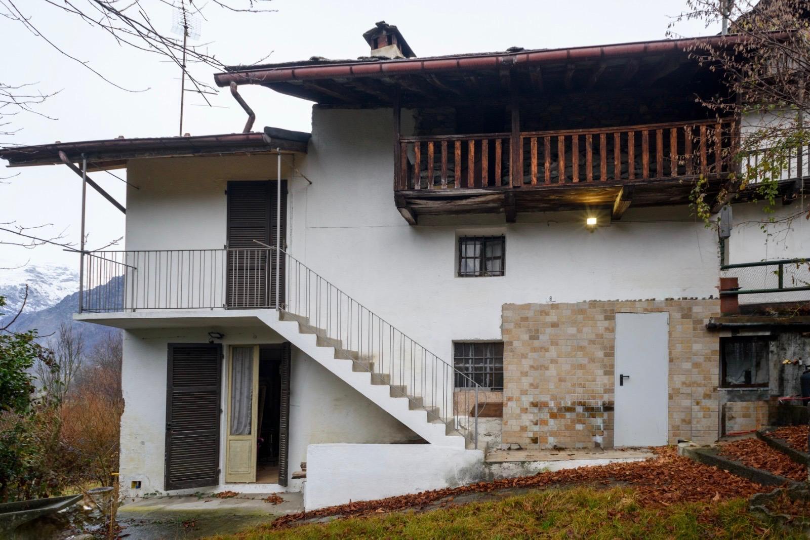 Casa indipendente da ristrutturare in frazione bruschi 8, Cantoira