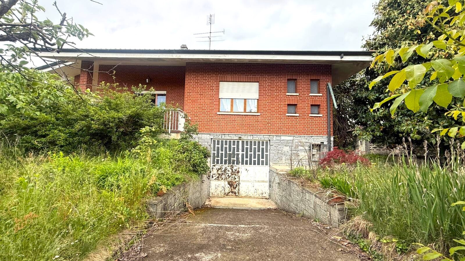 Villa da ristrutturare in via chiapp� 14, Nole