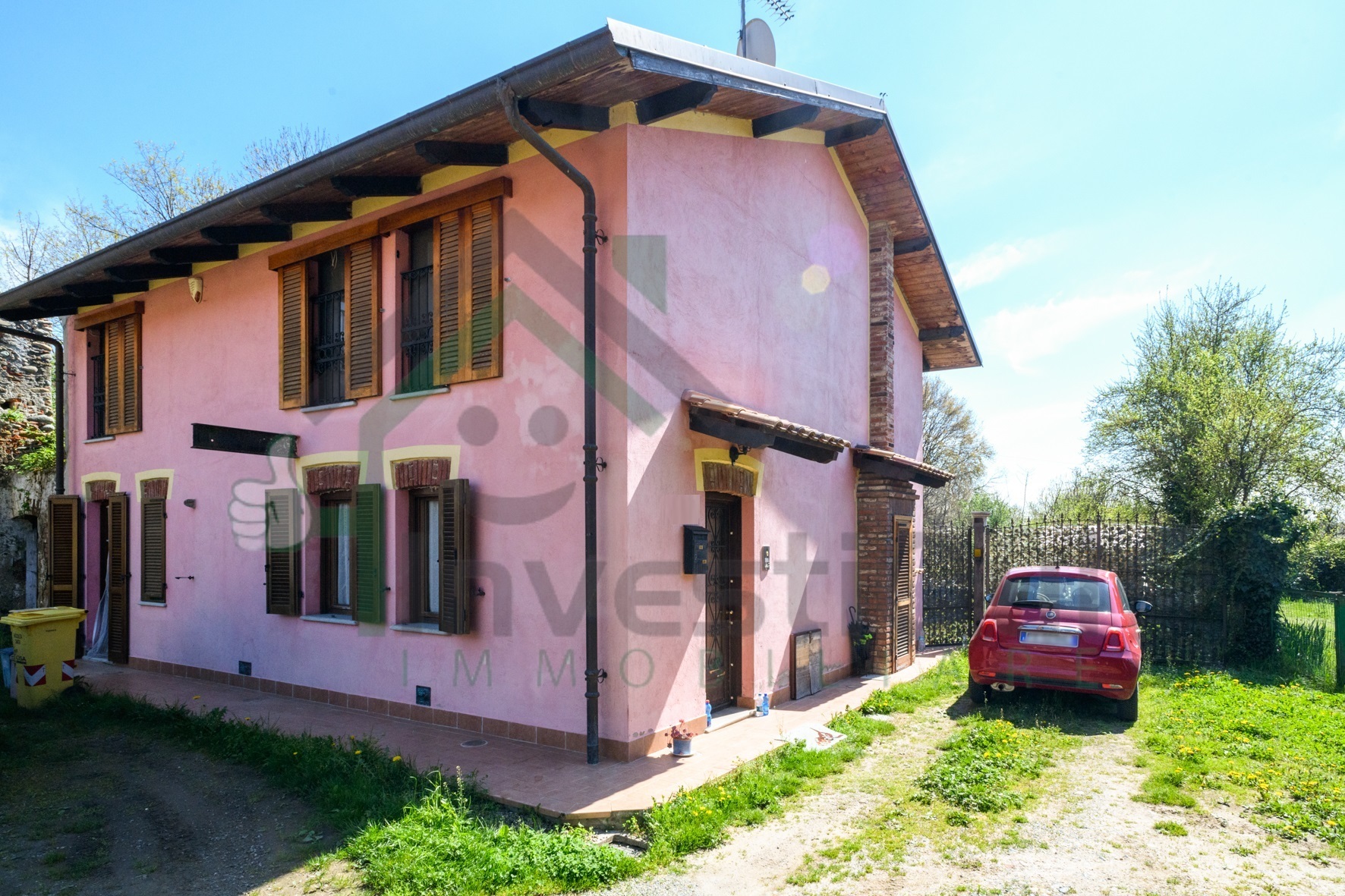 Villa con giardino in sp18 22, Ciri�
