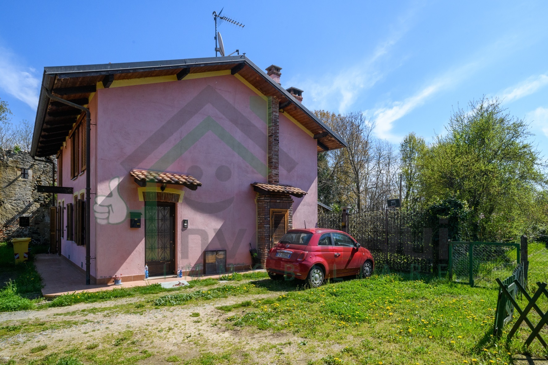 Villa con giardino in sp18 22, Ciri�