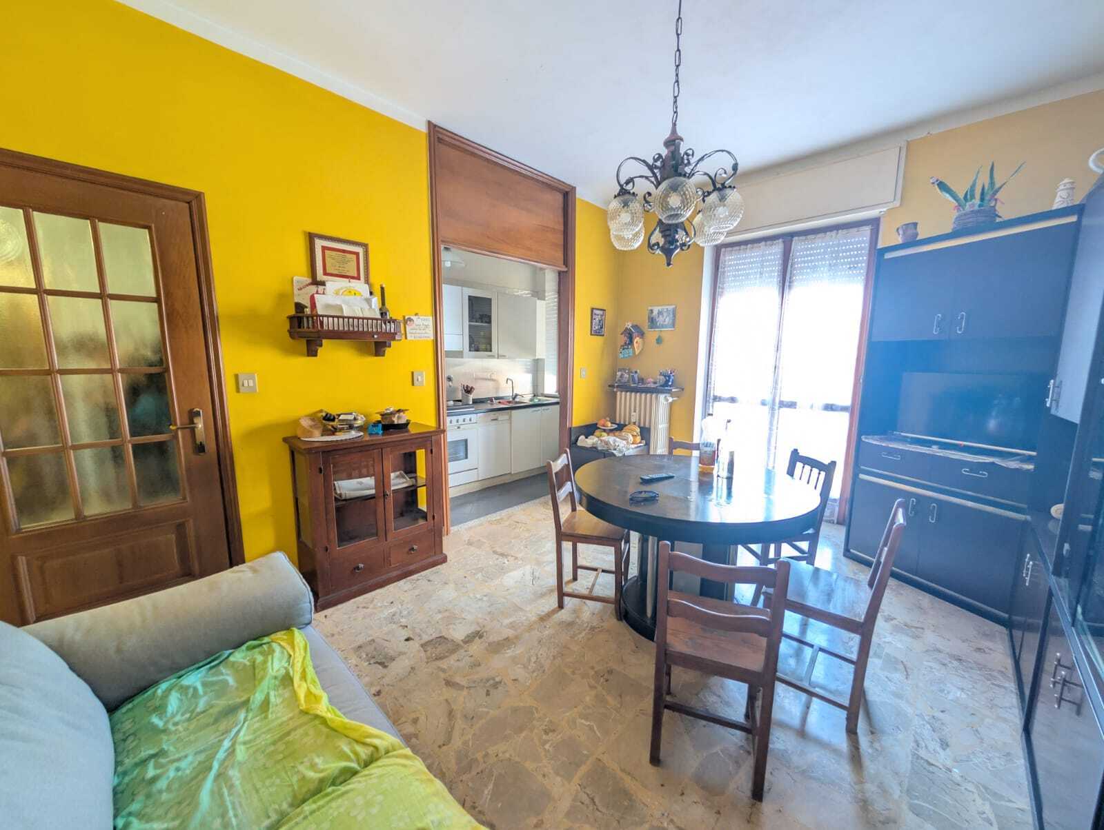 Trilocale in affitto in via dott. l. rossetti 22, Ciri�