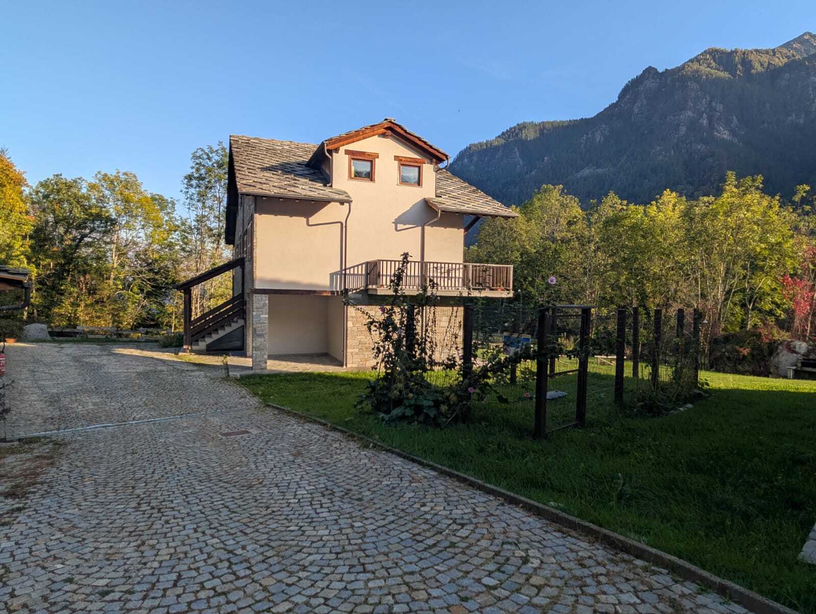 Trilocale con giardino in via vercellina 8, Groscavallo