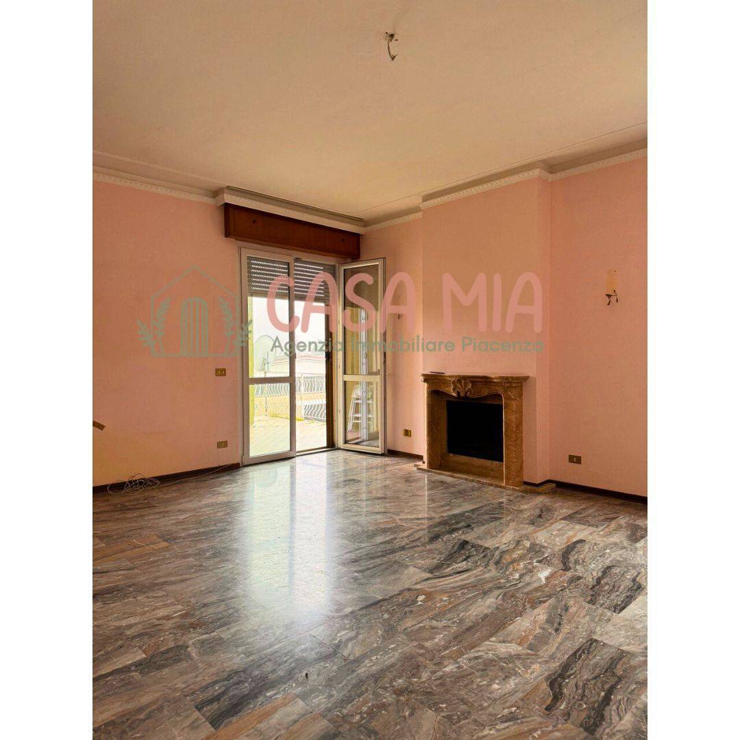 Quadrilocale con terrazzo, Piacenza s. antonio