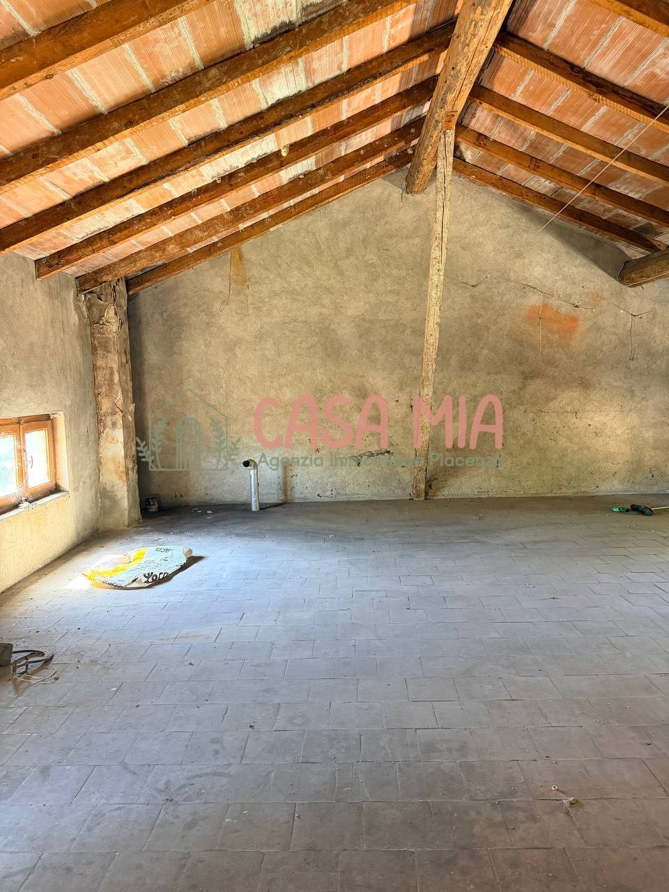 Casa semi indipendente in vendita a Piozzano