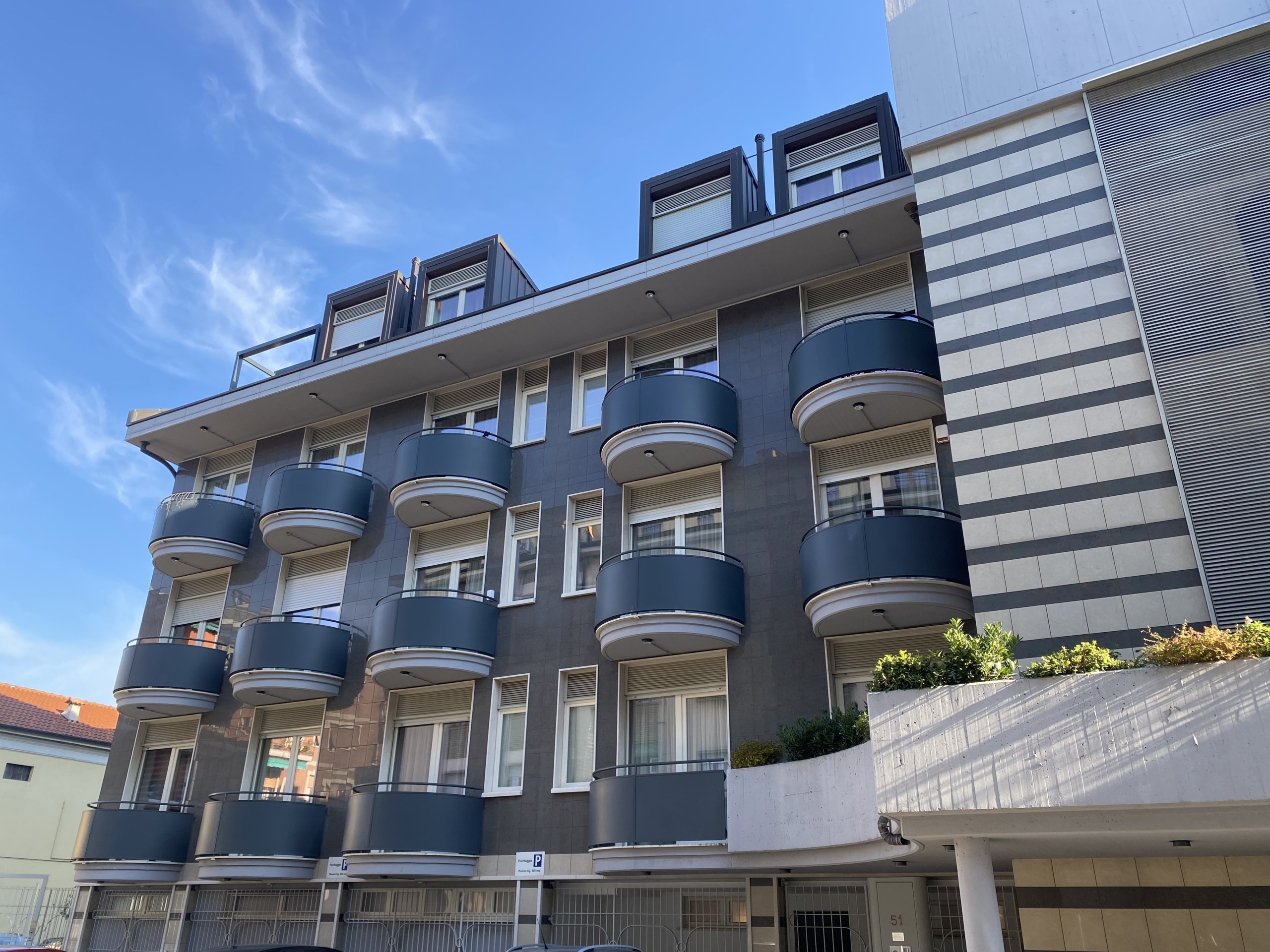 Magazzino nuovo in via dante alighieri 51, Seregno