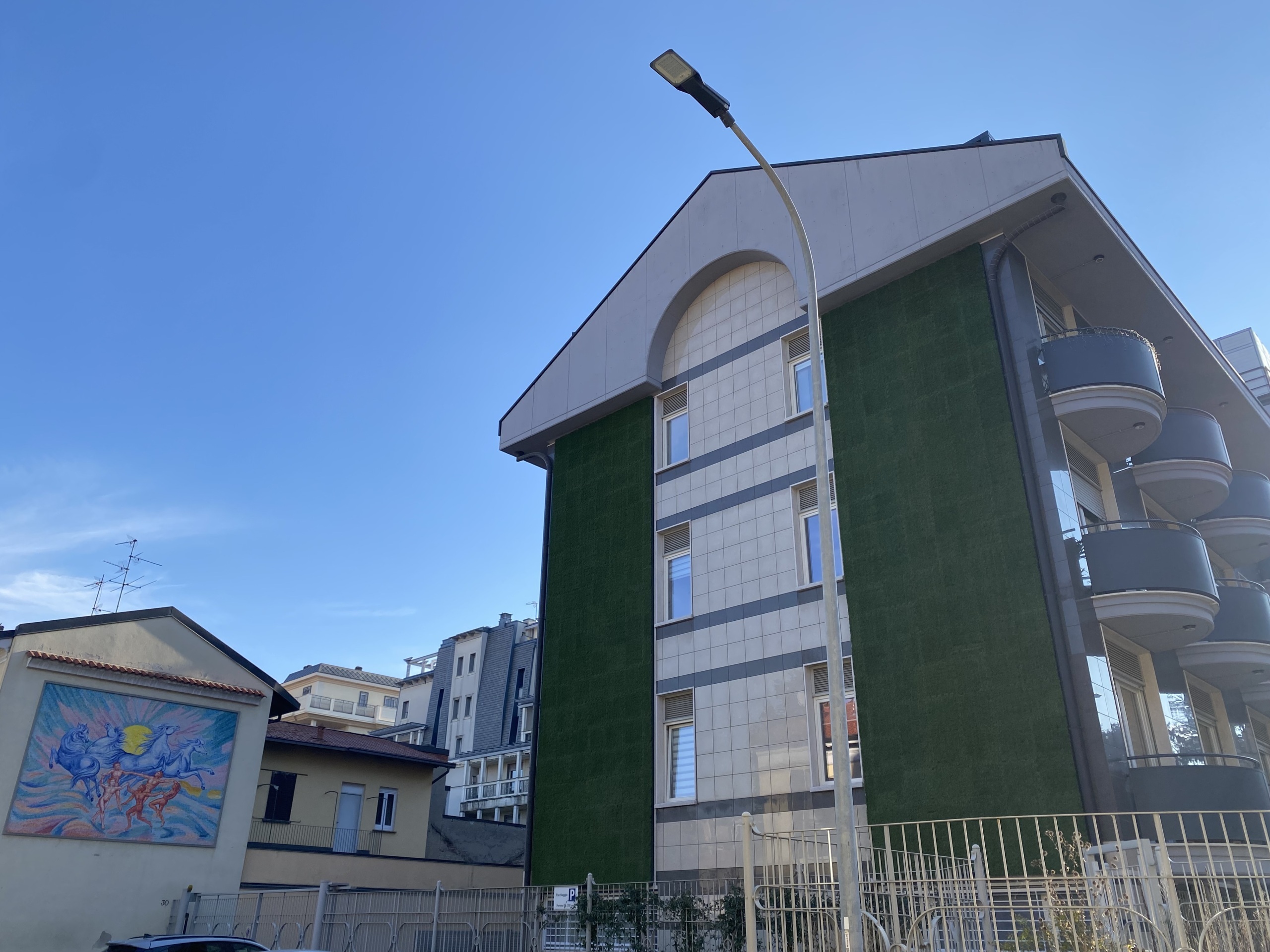 Magazzino nuovo in via dante alighieri 51, Seregno