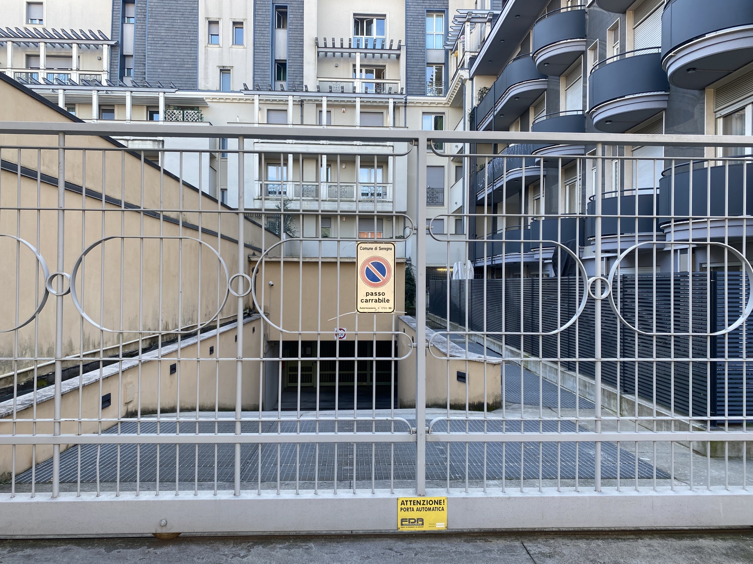 Magazzino nuovo in via dante alighieri 51, Seregno