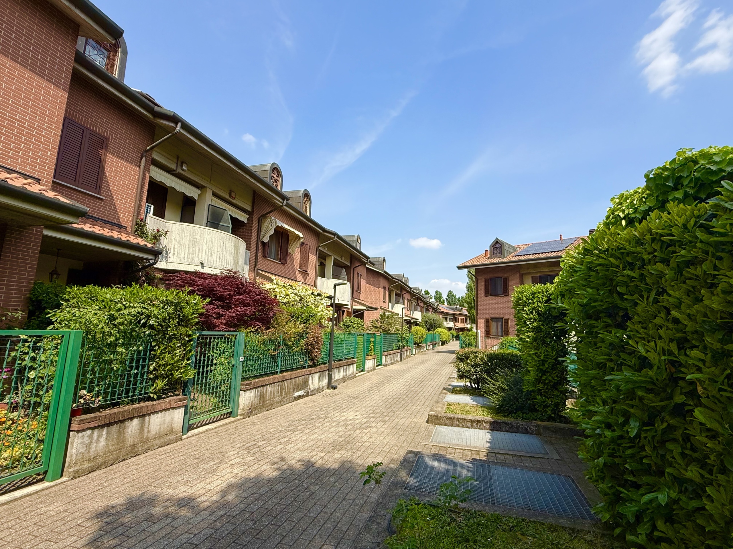 Casa indipendente con giardino in via luigi settembrini 14, Cinisello Balsamo