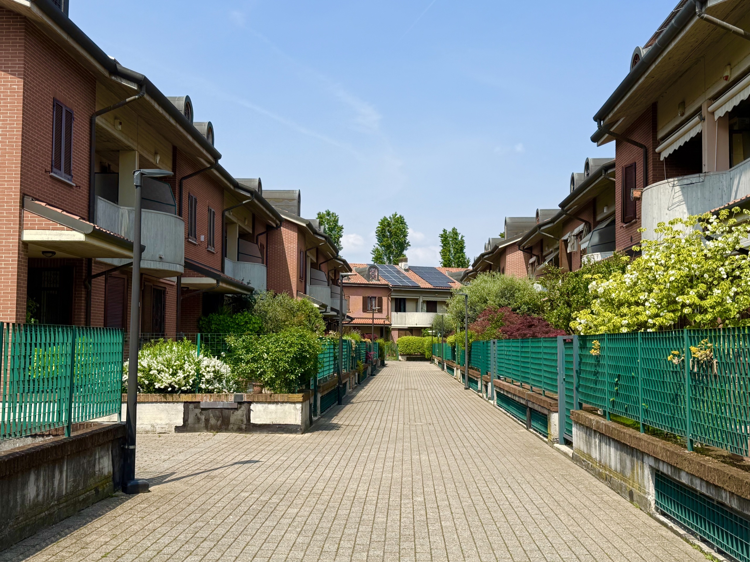 Casa indipendente con giardino in via luigi settembrini 14, Cinisello Balsamo
