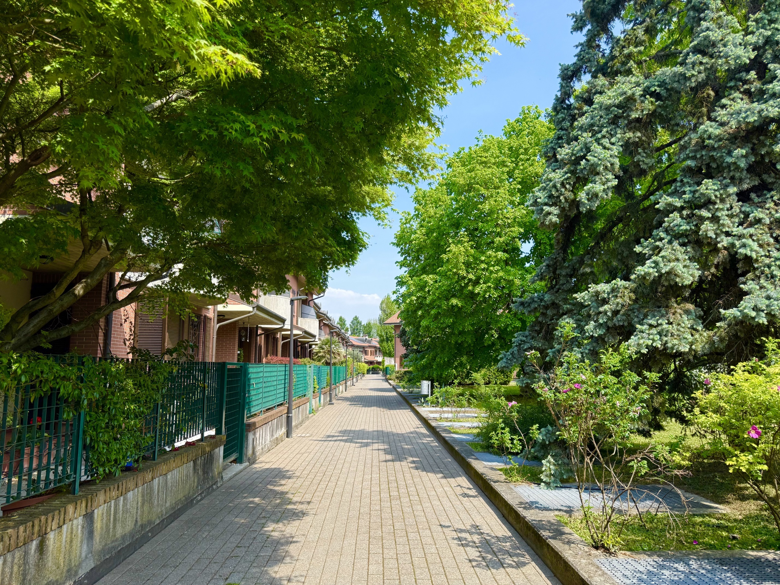 Casa indipendente con giardino in via luigi settembrini 14, Cinisello Balsamo