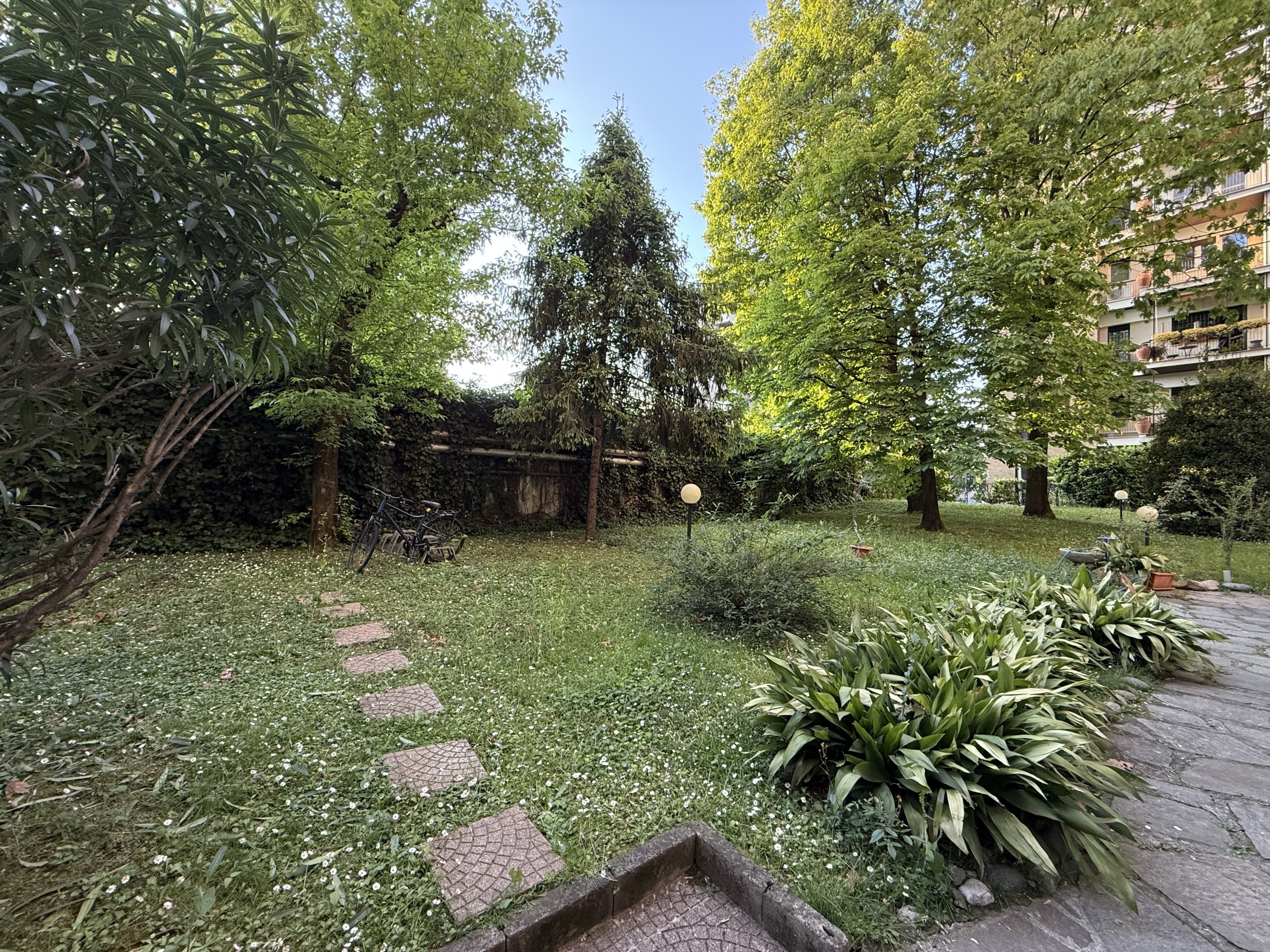 Appartamento con giardino in via roberto moroni 7a, Sesto San Giovanni