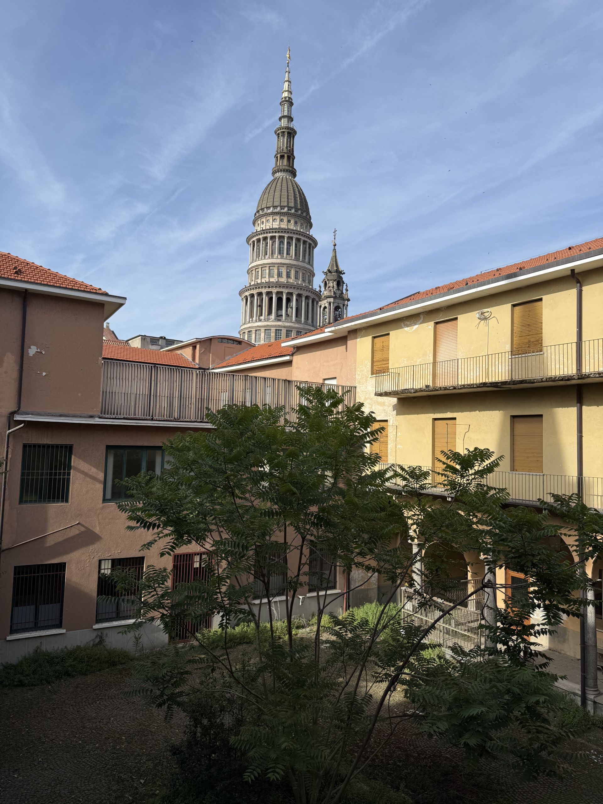 Stabile/Palazzo con giardino in via san gaudenzio 11, Novara