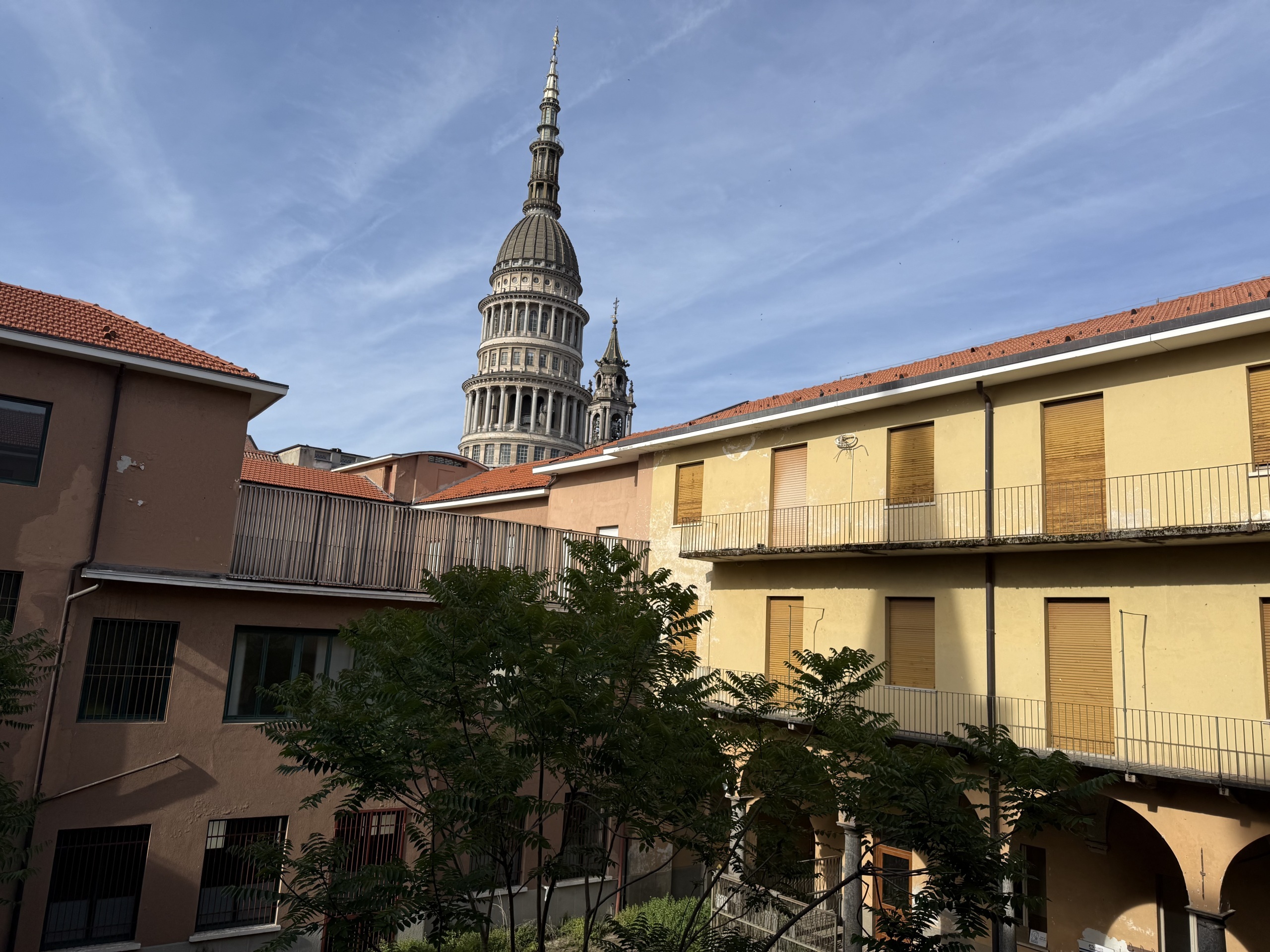 Stabile/Palazzo con giardino in via san gaudenzio 11, Novara