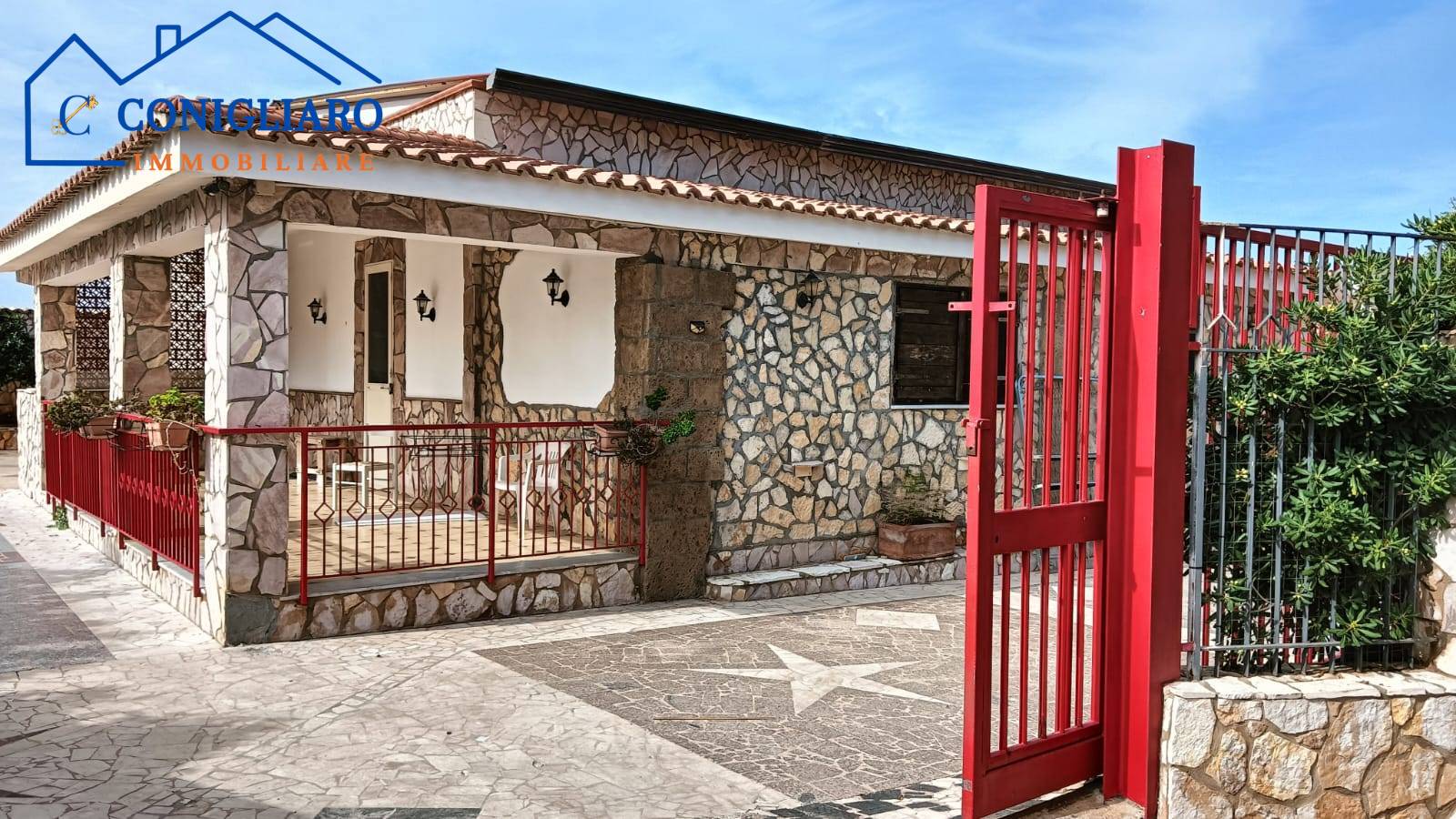 Villa con terrazzo a Cinisi