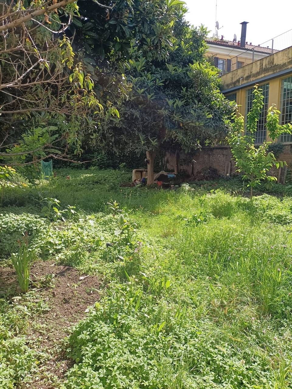 Locale commerciale in vendita a Milano, Romolo