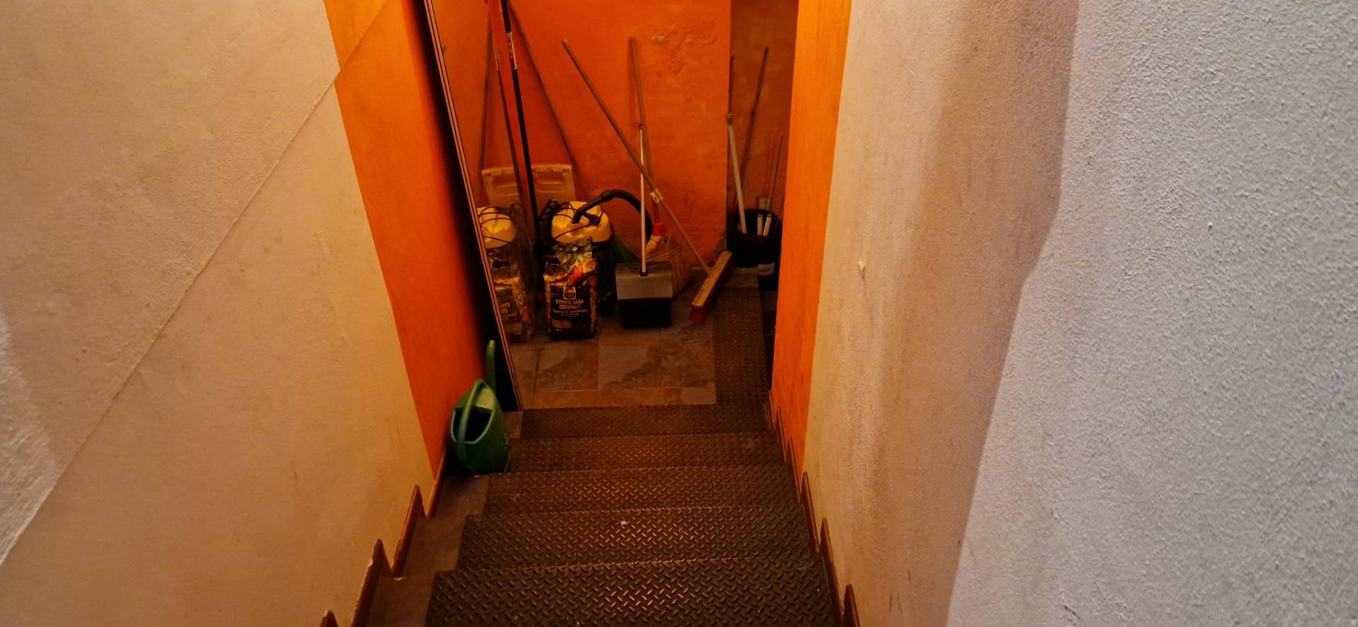 Locale commerciale in vendita a Milano, Meda