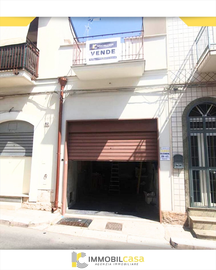 Magazzino in vendita, Altamura via vittorio veneto