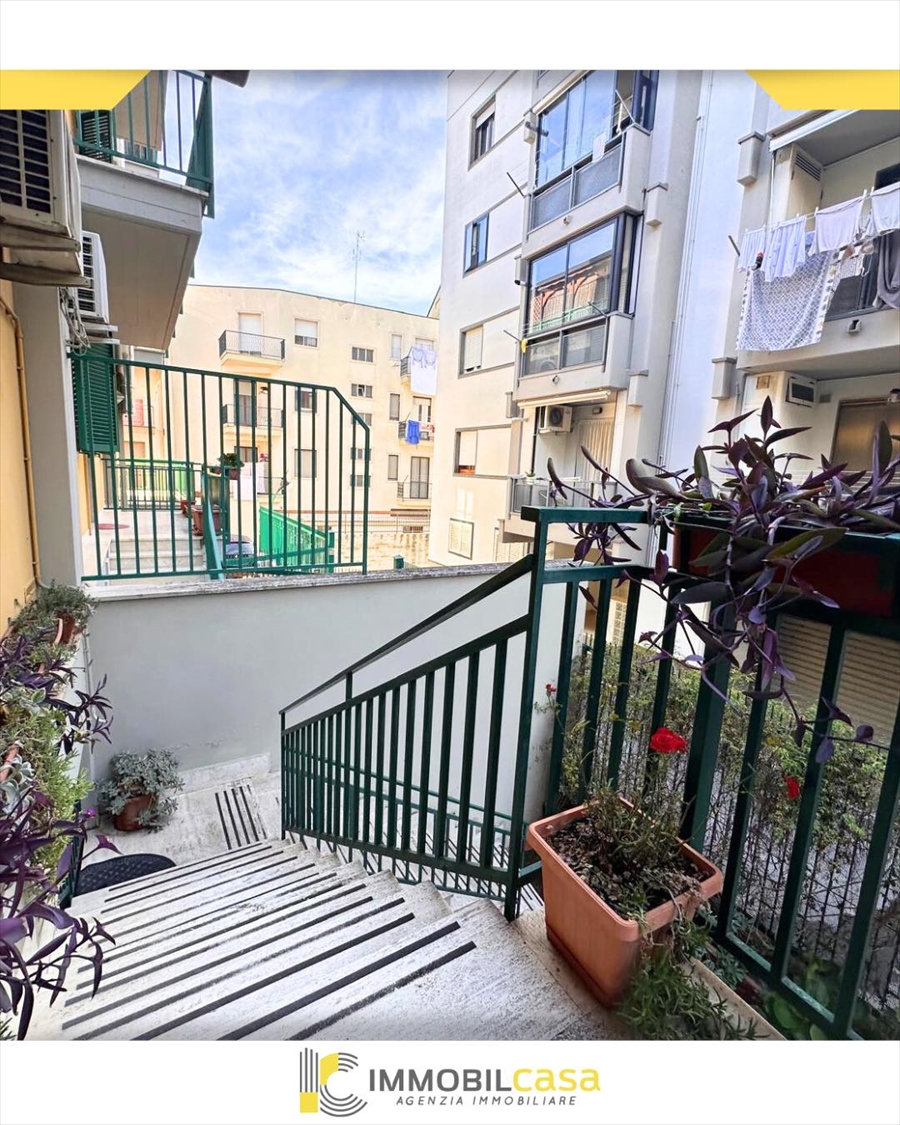 Villa con giardino, Altamura viale regina margherita