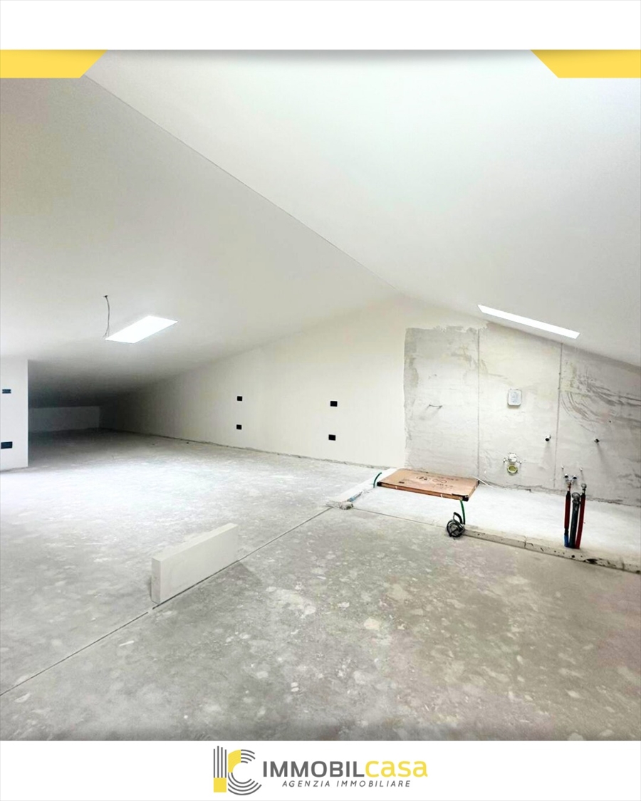 Trilocale con box, Altamura zona via p.colletta