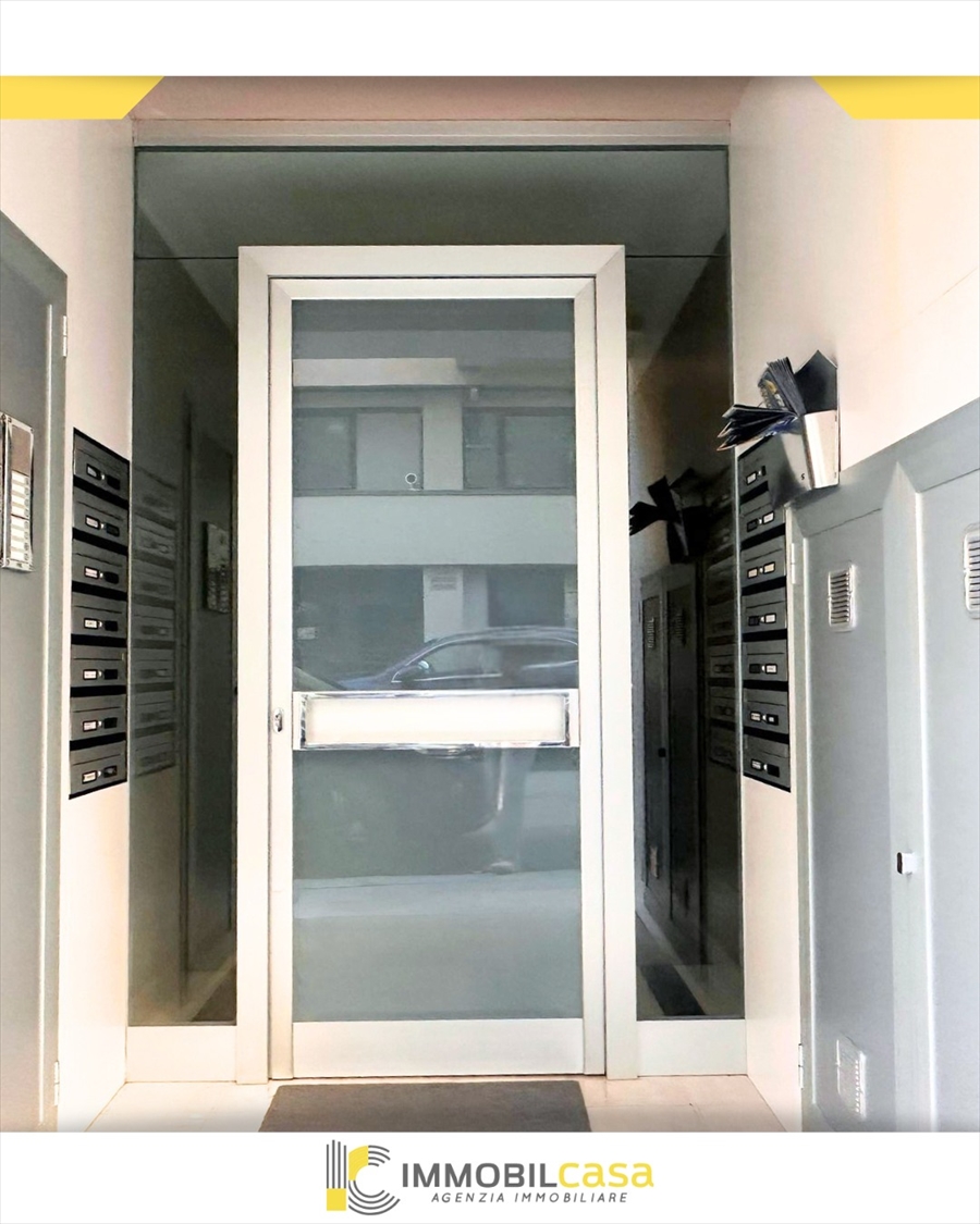 Trilocale con box, Altamura via manzoni