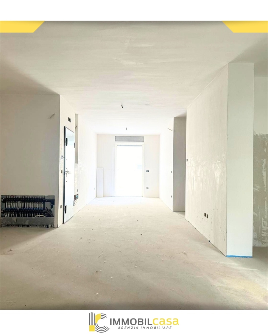 Trilocale con box, Altamura via manzoni