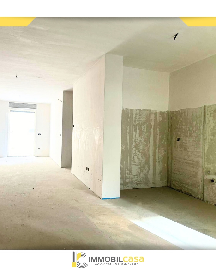 Trilocale con box, Altamura via manzoni