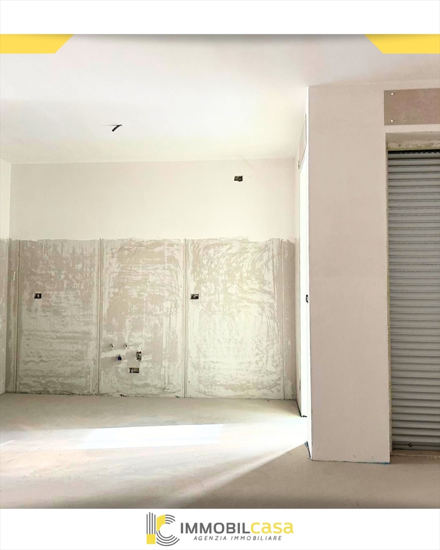 Trilocale con box, Altamura via manzoni