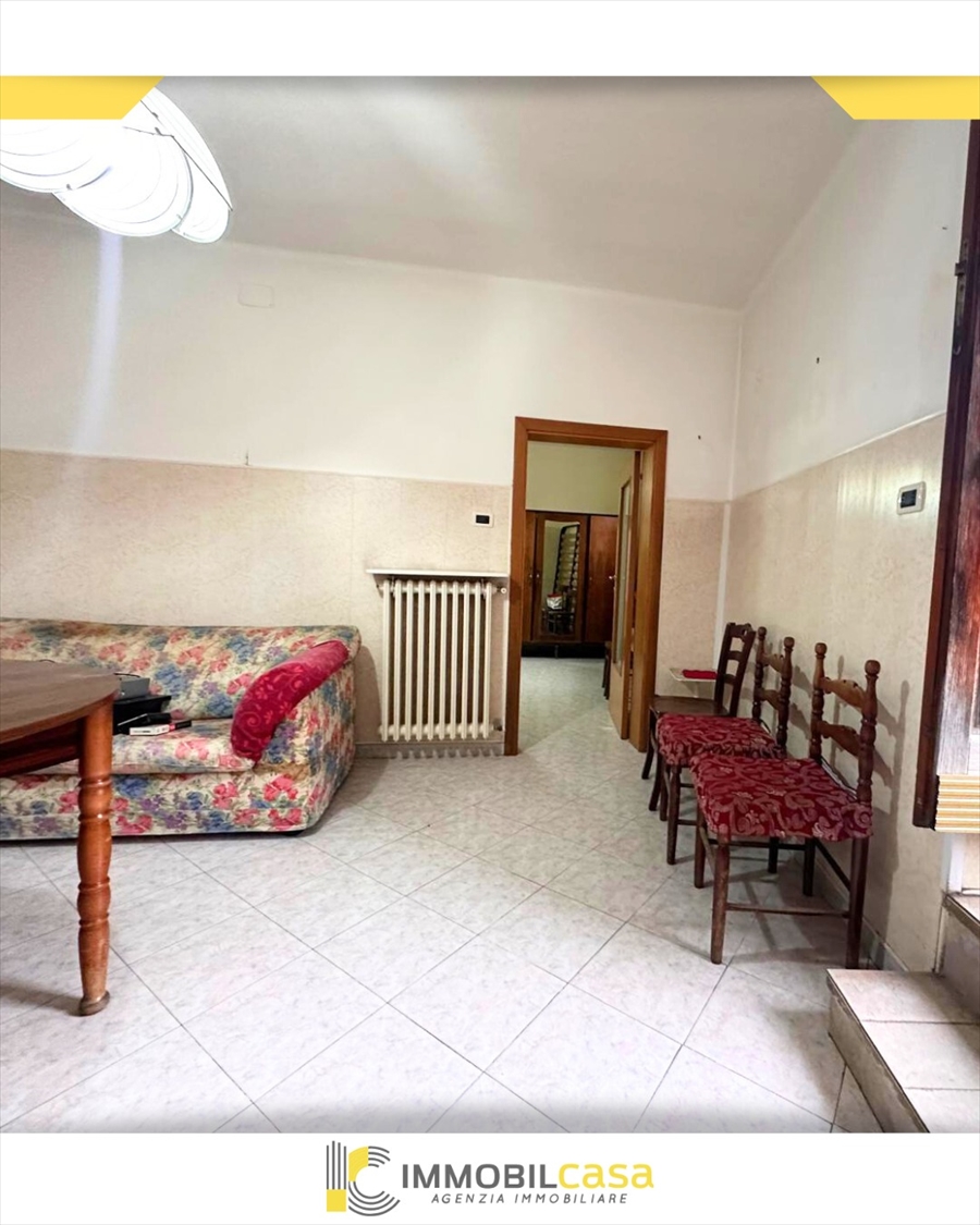 Casa indipendente da ristrutturare, Altamura zona arnaldo da brescia