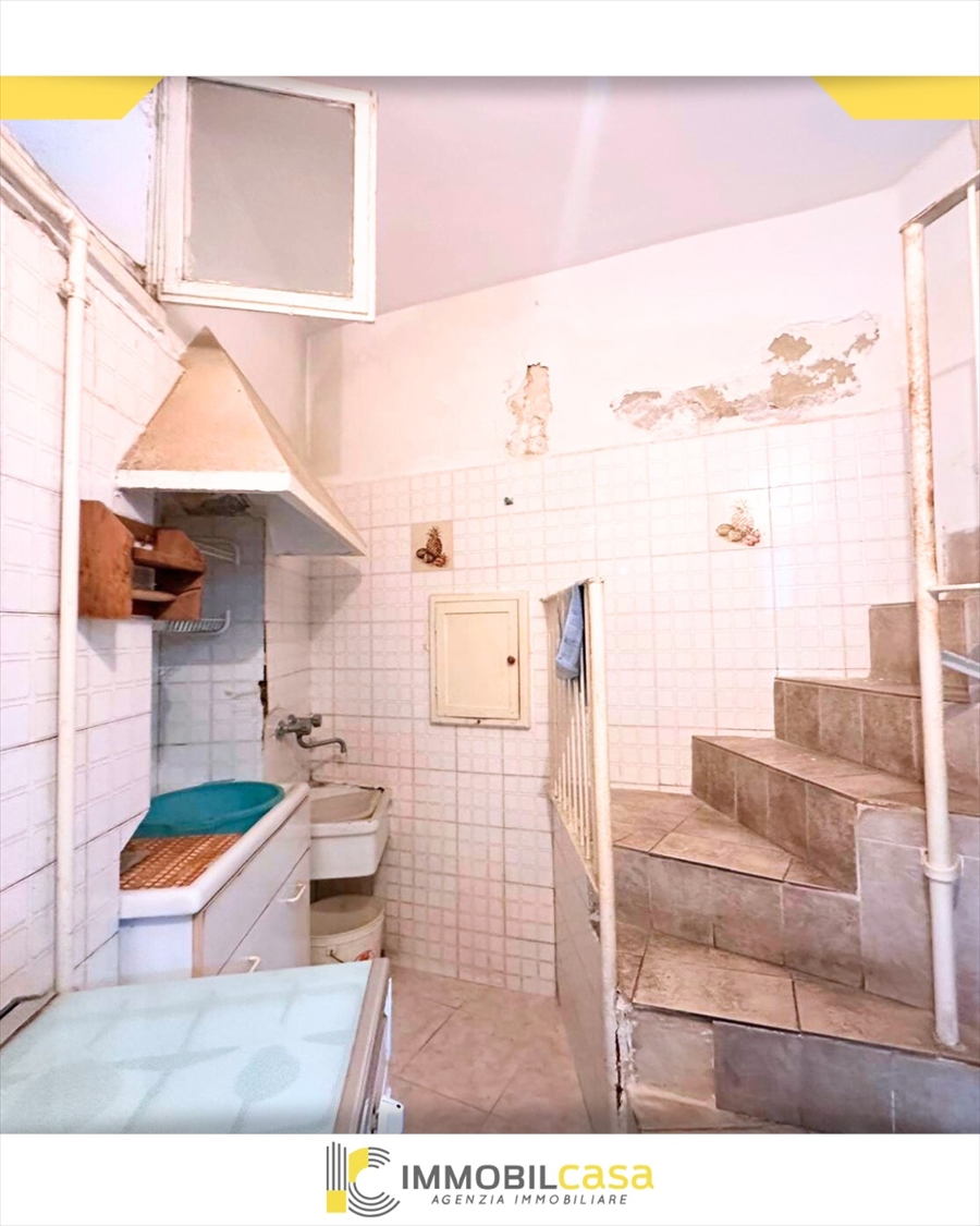 Casa indipendente da ristrutturare, Altamura zona arnaldo da brescia