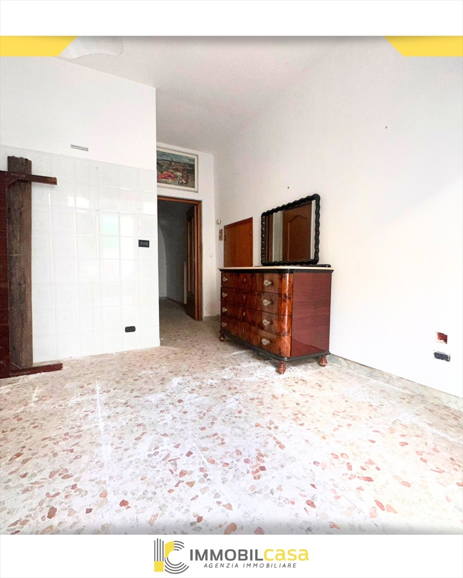 Casa indipendente da ristrutturare, Altamura zona viale martiri