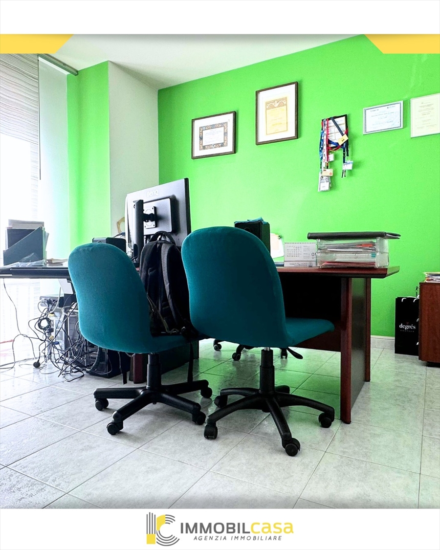 Ufficio con box, Altamura via bari